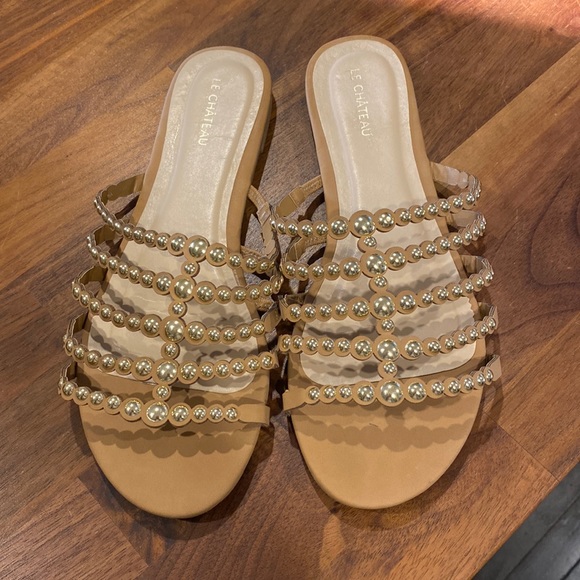 Le Chateau Tan Sandals with Gold Studs on Straps Size 10 - Picture 1 of 5